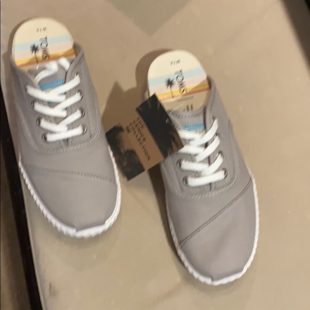 TOMS Brand New womens Cordones indio mule